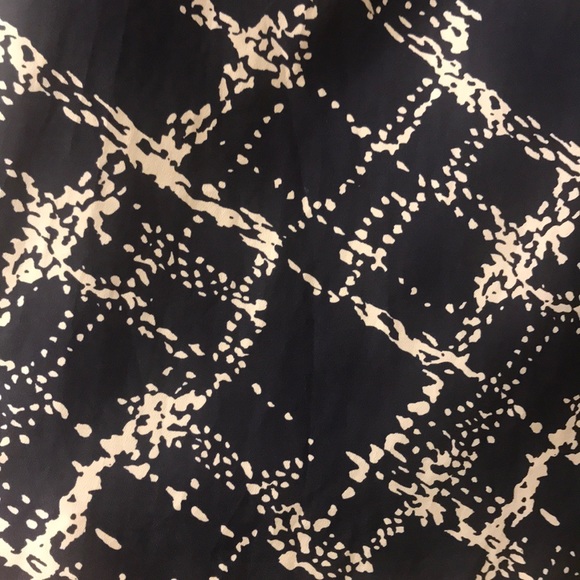 Navy Razorback Tank - Picture 2 of 5